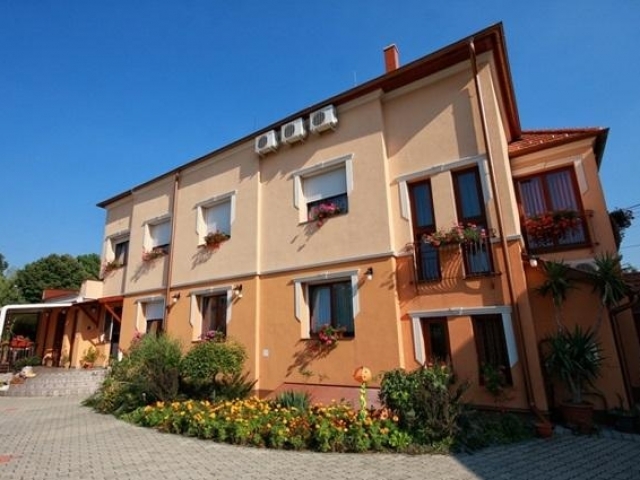 Vár-Park Panzió Sárvár